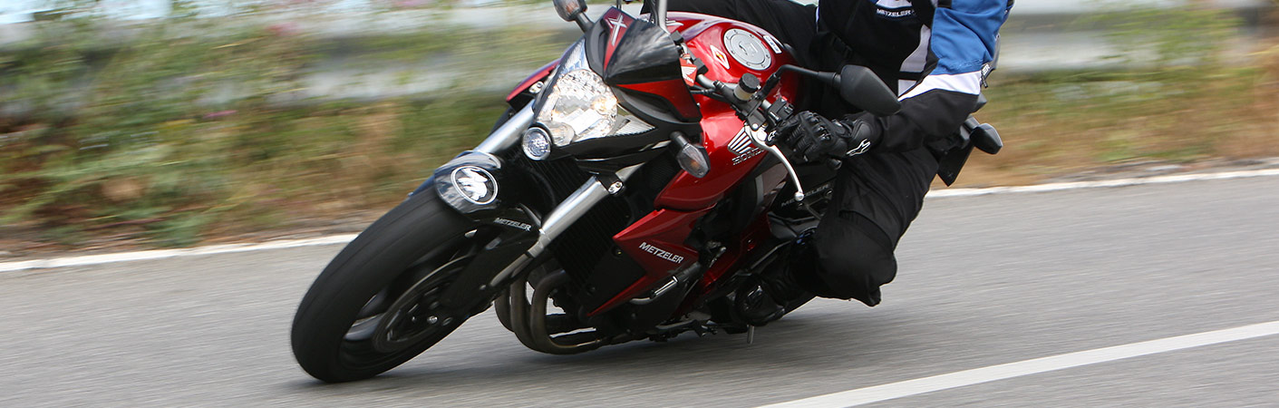 Metzeler_Roadtec_Z8_Interact_front_2