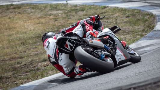 Bridgestone выведет на рынок мотоциклетные слики Racing Battlax V03